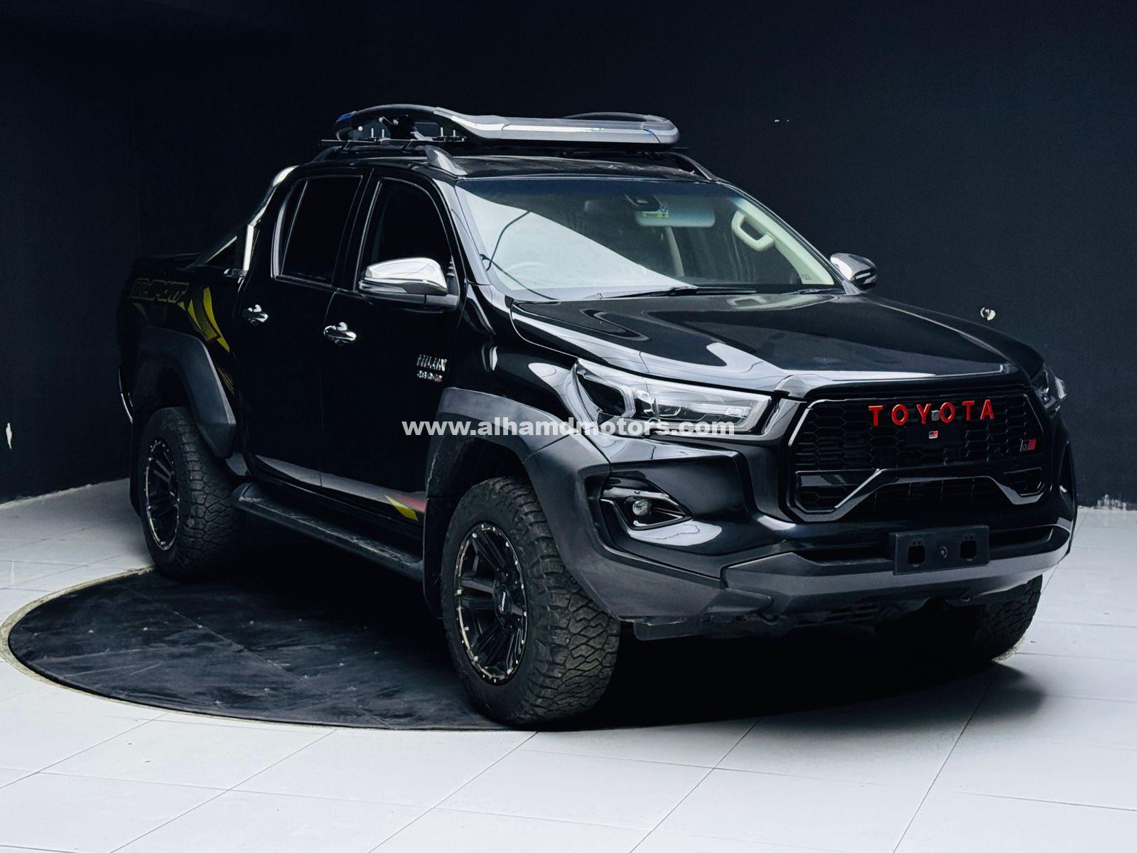 TOYOTA HILUX SR5 2023 BLACK 4WD AT DIESEL = RIGHT HAND - Alhamd Motors FZCO