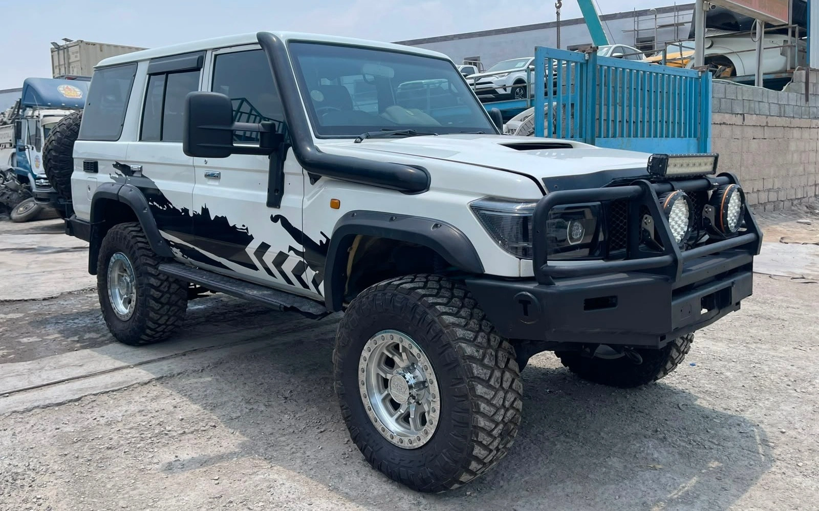 Toyota LandCruiser Hardtop 2015 white 4WD diesel