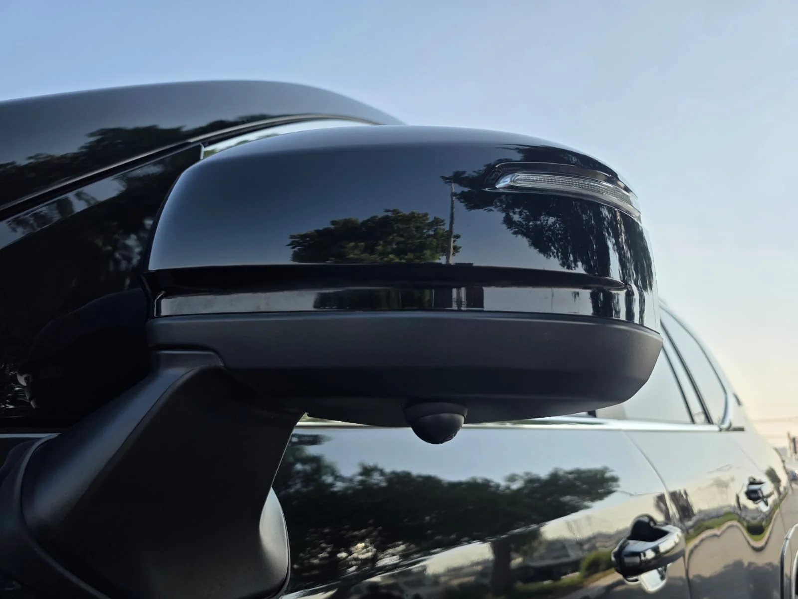 Black Toyota Land Cruiser VXR 2020
