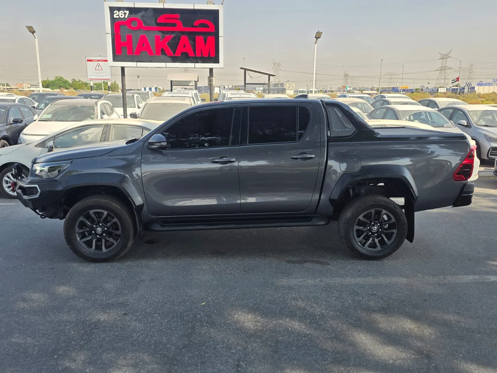 Grey Toyota Hilux Rouge 2024
